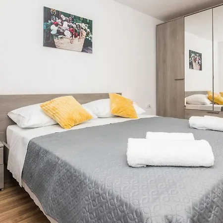 3 Bedroom Awesome In *