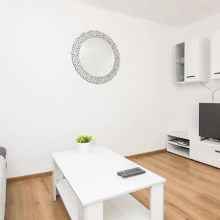 3 Bedroom Awesome In *