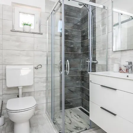 3 Bedroom Awesome In Сasa de vacaciones *