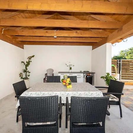 3 Bedroom Awesome In *