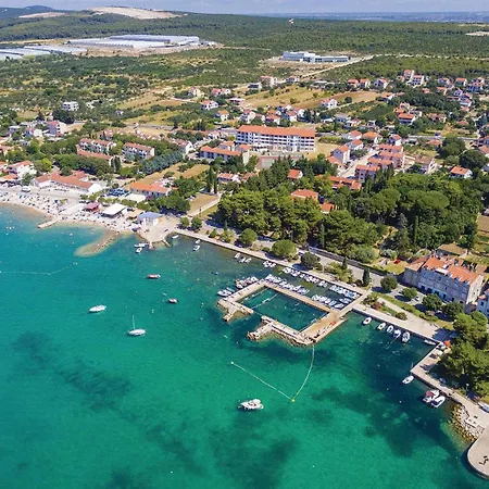3 Bedroom Awesome In Holiday home Donje Rastane