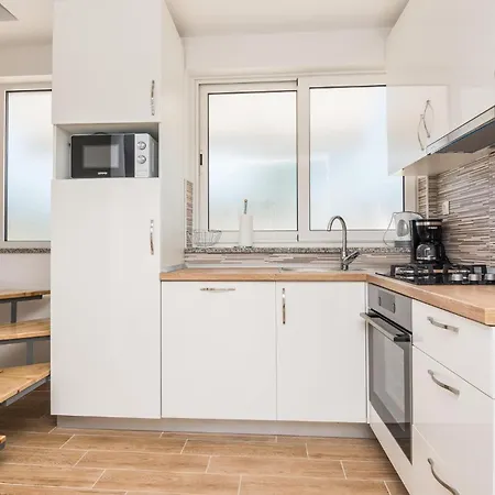Holiday home 3 Bedroom Awesome In