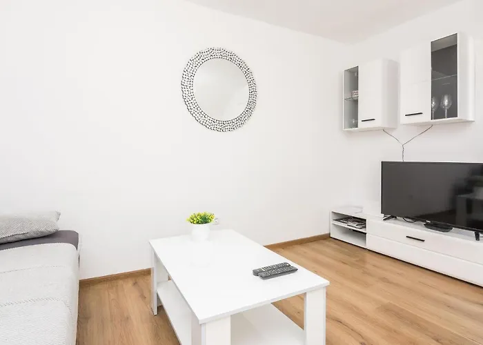 3 Bedroom Awesome In *
