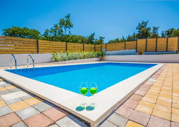 Сasa de vacaciones 3 Bedroom Awesome In