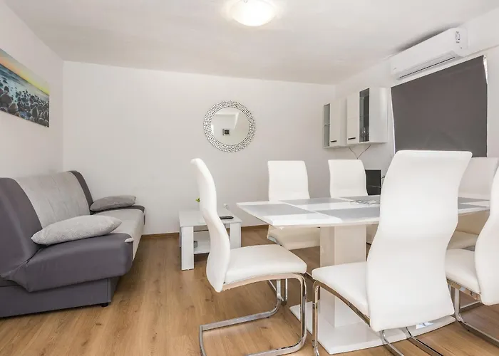 3 Bedroom Awesome In *