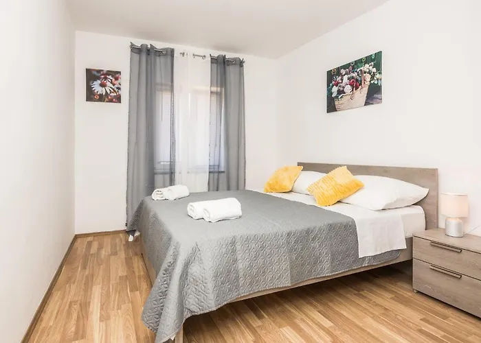Сasa de vacaciones 3 Bedroom Awesome In *